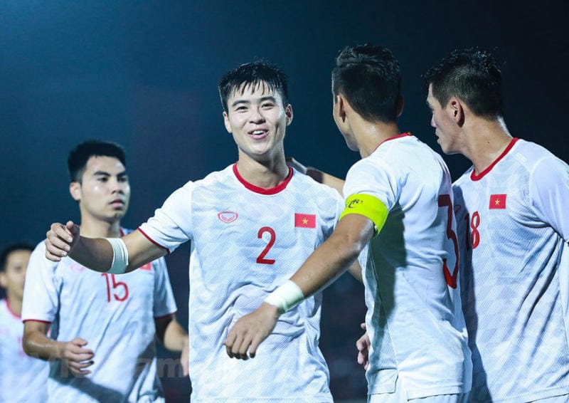 Mẫu áo đội tuyển Việt Nam màu trắng