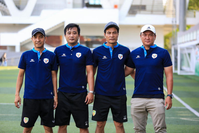 Áo ban huấn luyện đội tuyển Việt Nam